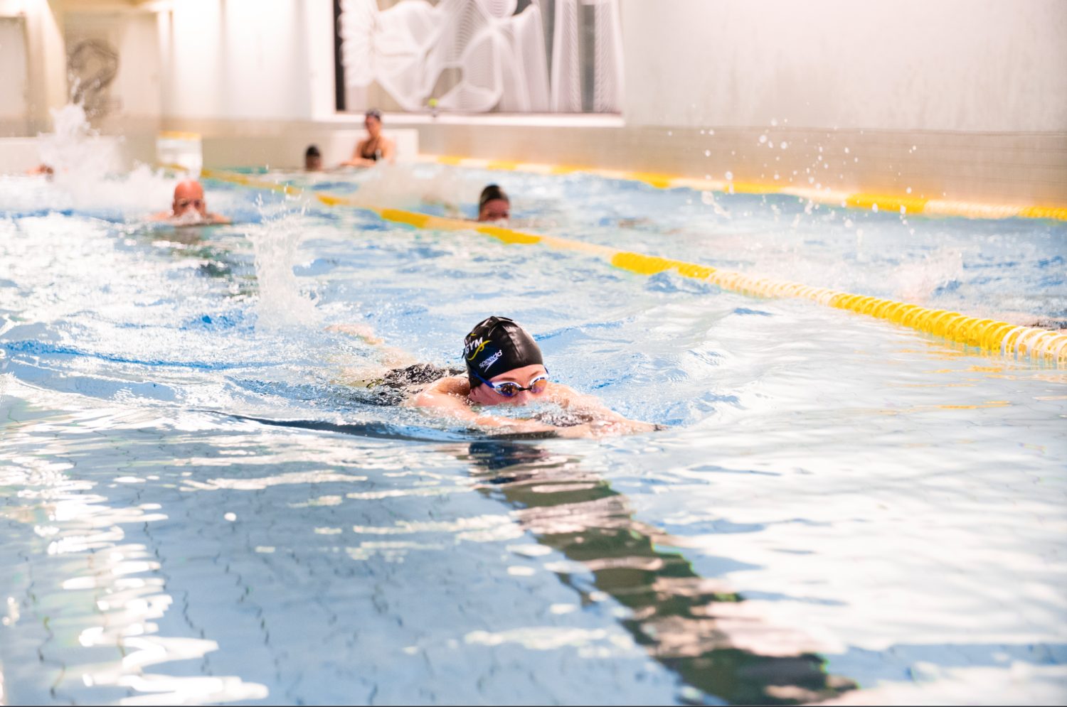 SwimGym zwem workouts. Uitdagende groepstrainingen (SWOD's), personal training en laps. Verbeter je borstcrawl, condititie en zwemtechniek. Train Like A Pro.